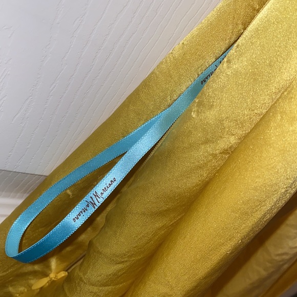 Marciano yellow halter-top. Mint condition. Size XS fits also Size S, 100% silk - Picture 6 of 7